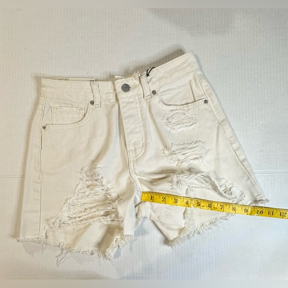 Forever 21 Womens High Rise Relaxed Mom Short Distressed Beige Size 24 NWT - Picture 6 of 11